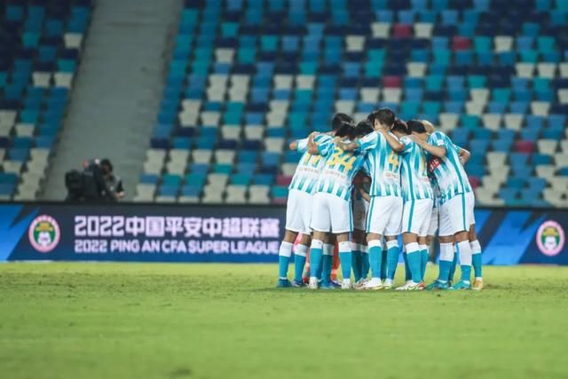 《野蛮人入侵》：电影与生活的勾连、缝合与自反 2023-08-23 陈翠梅导演被誉为“马来西亚电影新浪潮”的代表人物，其自编自导自演的电影《野蛮人入侵》获得了第二十四届上海国际电影节评委会大奖。